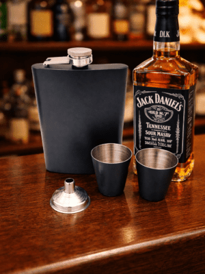 8ozHipFlaskSet12 Laser Engraving : 8oz Matte Black Hip Flask Set (with option for us to engrave)