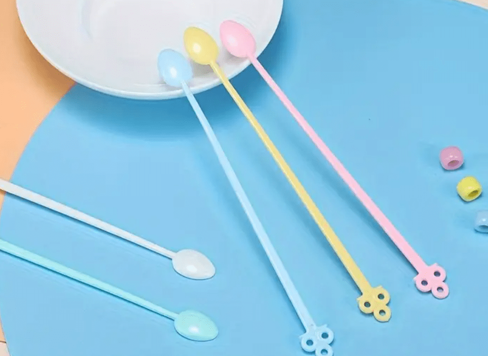 x5 Plastic Mixers Arts & Crafts : Colourful Plastic Mixing Sticks (Pack of 5)