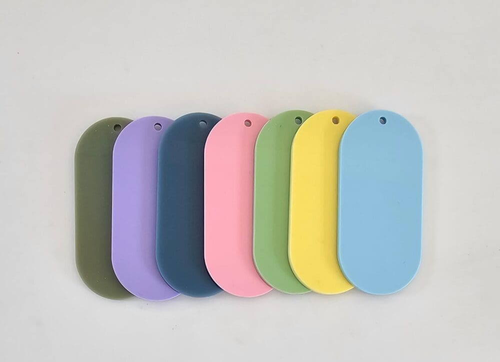 All Oval Colours Laser Acrylic Shapes : Pastel Acrylic Range : Blank Oval Keychain with White Flower Charm